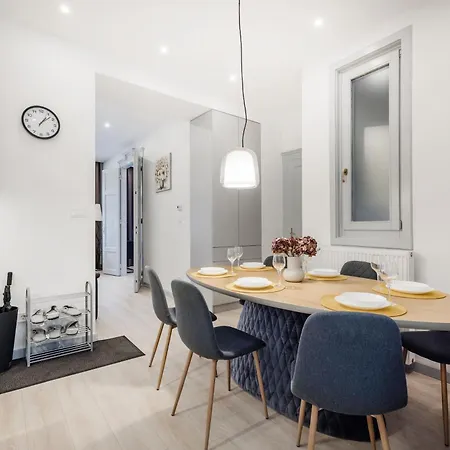 Elegant Two-Bedroom Apartment In The Centre Budapest Exterior photo