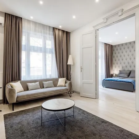 Elegant Two-Bedroom Apartment In The Centre Budapest Exterior photo