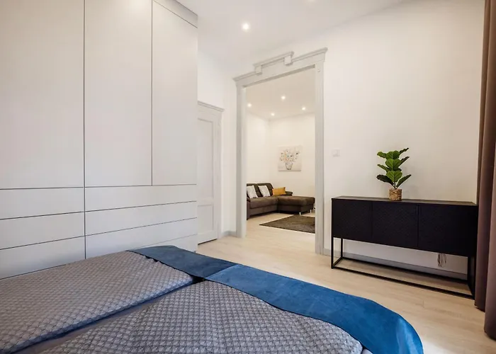 Elegant Two-Bedroom Apartment In The Centre