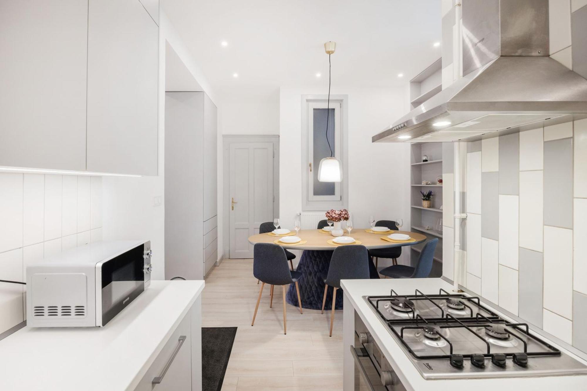 Elegant Two-bedroom In The Centre * Budapest